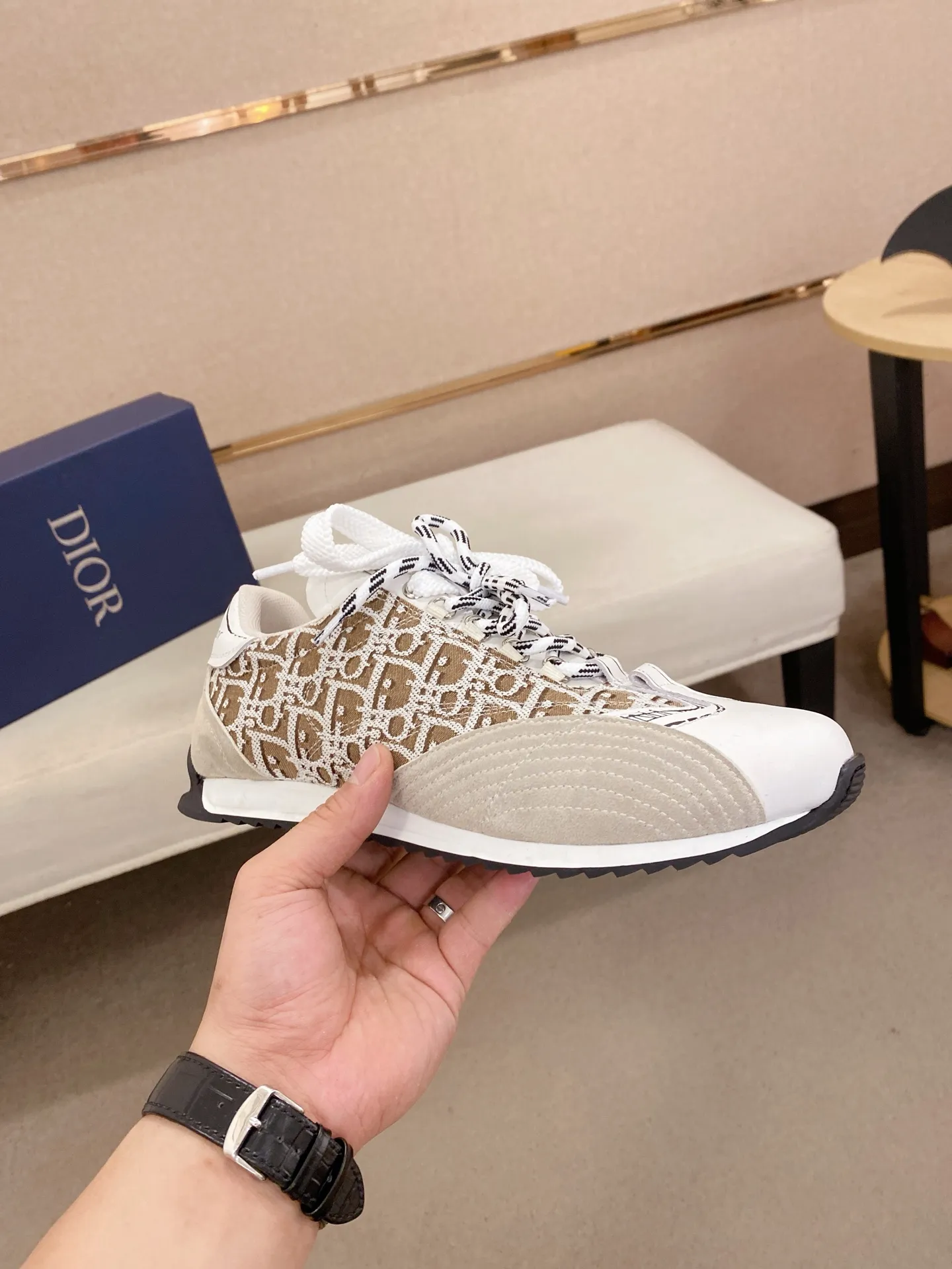 Men's shoes💰: 500💰Couple style💏 [Dior·Dior] New casual sports style men's shoes, new spring and summer design, perfect workmanship, lace-up lazy style to create wardrobe quality, upper: imported first-layer cowhide, mesh breathable lining soft and comfortable, ultra-light TPU wear-resistant outsole, simple, versatile fashion men's shoes, excellent color code number 35--44. (45,46 customized items are not returnable or exchangeable)
